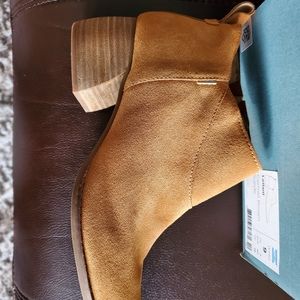 Toms Leilani caramel suede booties size 9